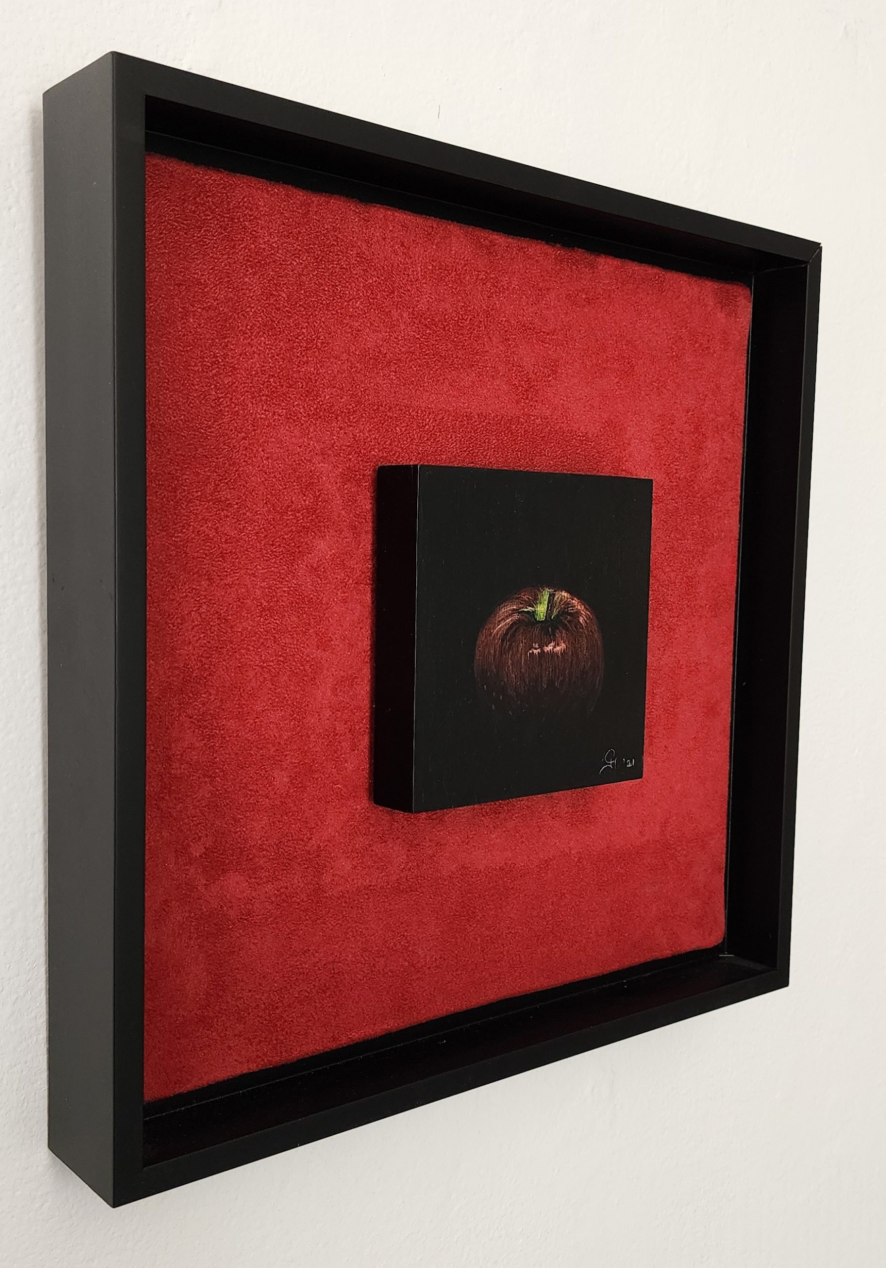 Cerbera_Gallery_Genevieve_Hamel_2302_11_Red_Apple_5x5x1_on_13-5x13-5x2_03 Oil on Wood Block