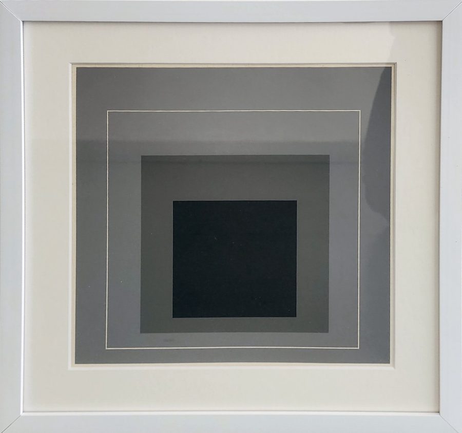 Homage to the Square (Hommage au Carre)