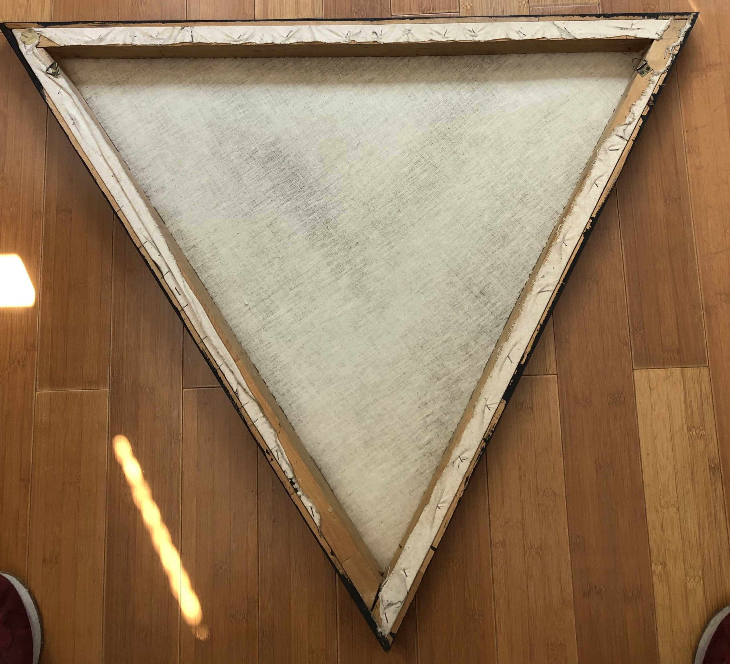 Cerbera_Gallery_2404_Hannes Grosse_03_Wellenform_Dreieck-2_33x33x31_05 Mid-Century)