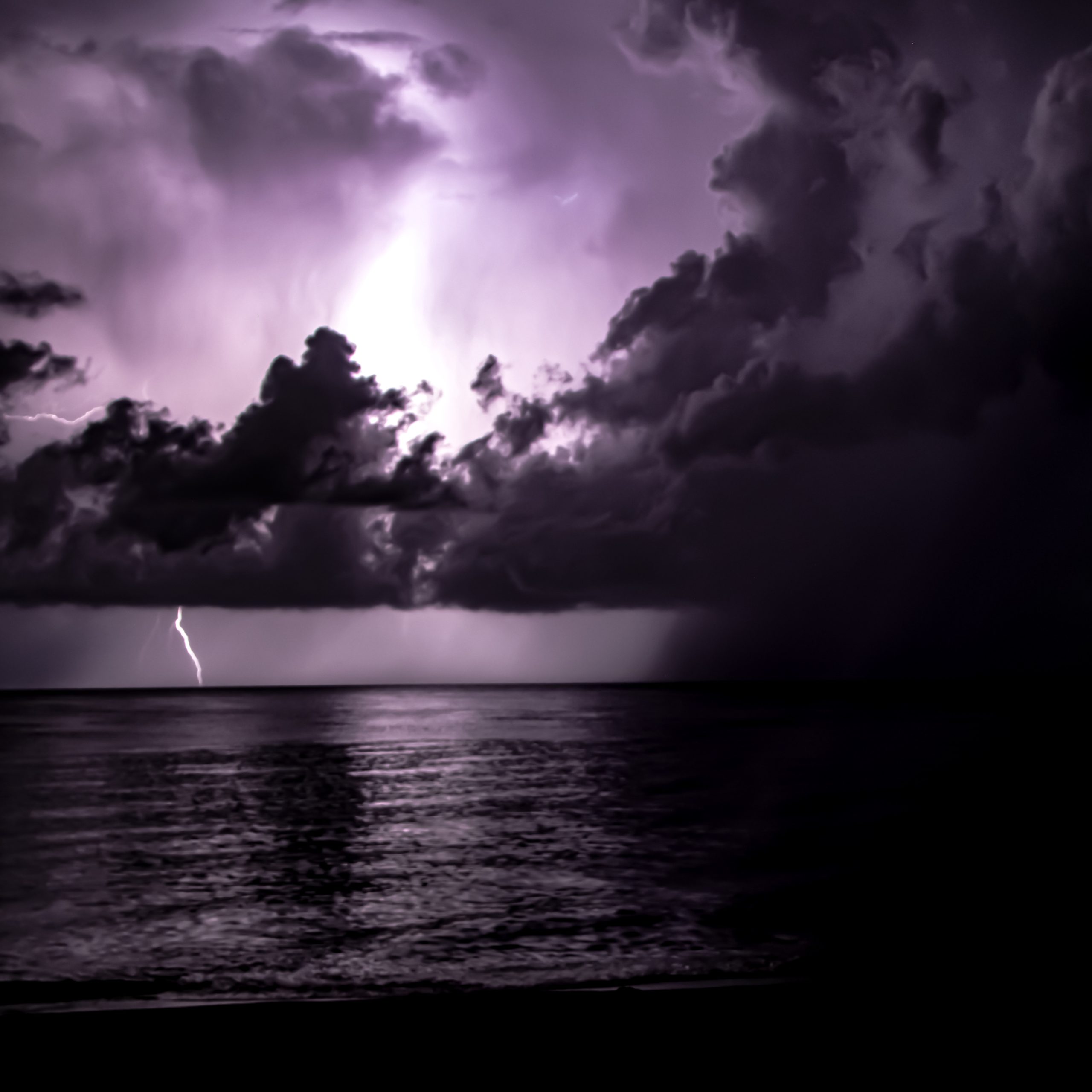 Thunder Rolls - Heather Hollis